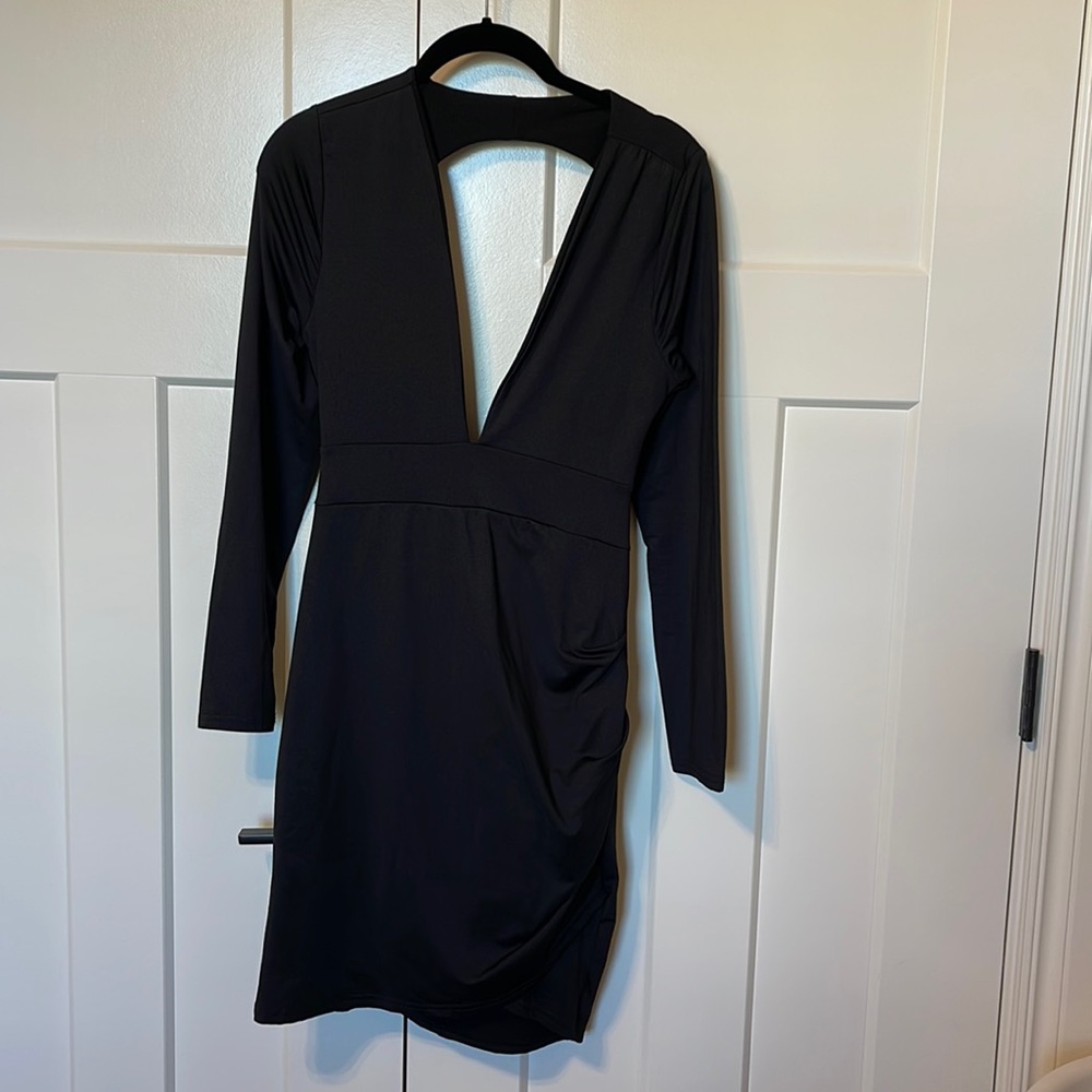 Black long sleeve backless dress